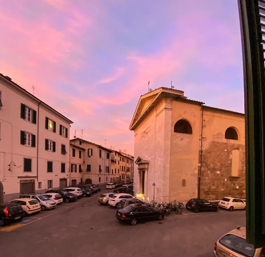 Ororosa Lucca City Center Apartment 0*,